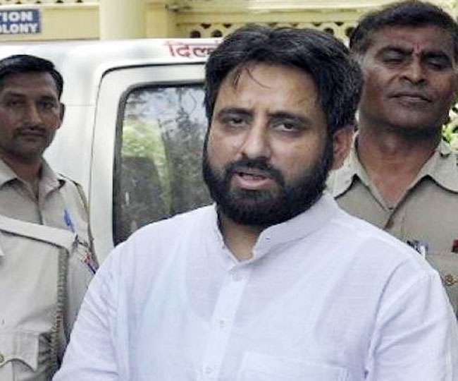 मदनपुर खादर में अतिक्रमण हटाने का विरोध, पथराव भी हुआ; हिरासत में लिए गए AAP विधायक अमानतुल्लाह खान