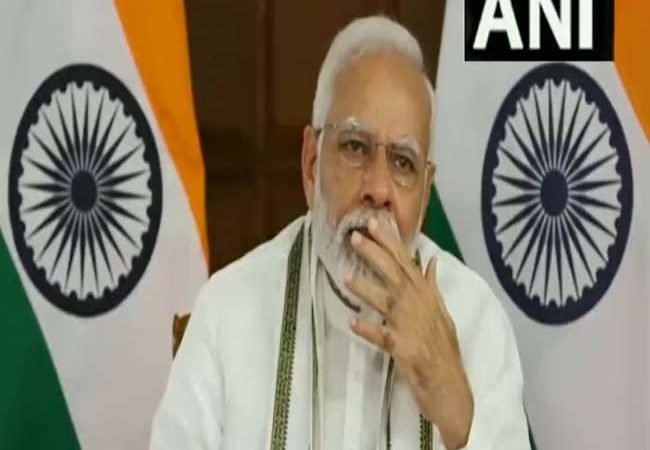 लाभार्थी की बेटी से बात कर भावुक हुए पीएम मोदी, बोले- संवेदना ही तुम्हारी ताकत है।