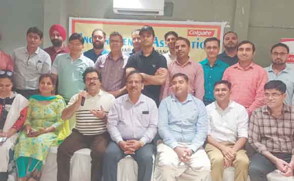 चिकित्सकों को दी लेजर तकनीक से उपचार की जानकारी