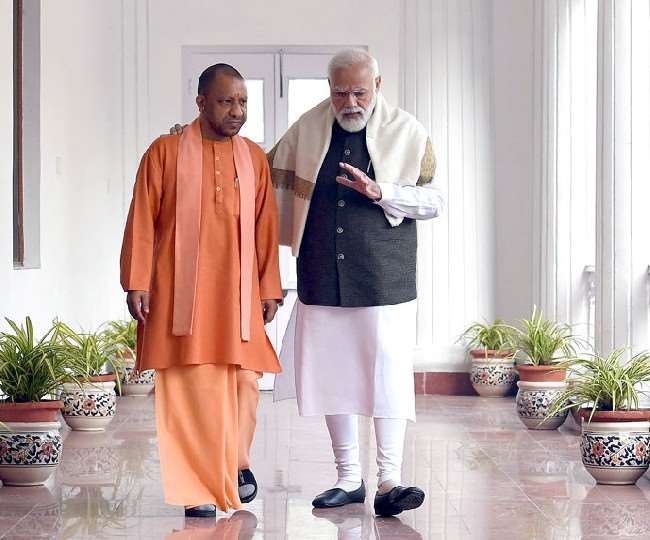 यूपी की ‘रिपोर्ट’ लेंगे पीएम नरेन्द्र मोदी, सीएम आवास पर आज मंत्रियों के साथ करेंगे बैठक और रात्रिभोज