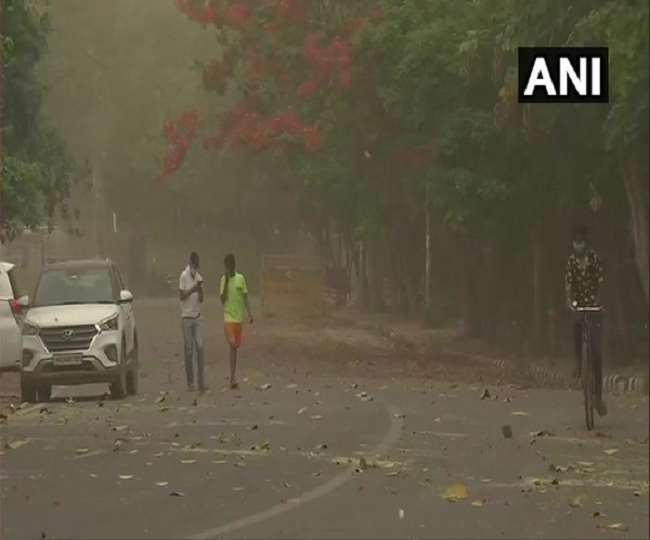 Weather Update: दिल्ली में पहली बार पारा 49 डिग्री पार, आज आंधी-बारिश का अनुमान, जानें- आपके राज्य में कैसा रहेगा मौसम