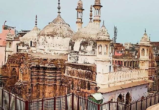 Gyanvapi Masjid Survey Report : ज्ञानवापी मस्जिद में मिला शिवलिंग, वाराणसी कोर्ट ने जगह को सील करने का दिया आदेश