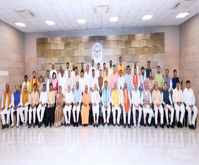 पीएम नरेन्द्र मोदी ने योगी सरकार के मंत्रियों को दिया सुशासन का गुरुमंत्र, साथ में किया डिनर