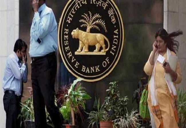 Inflation बढ़ने में Russia-Ukraine युद्ध की बड़ी भूमिका, अगस्‍त तक दरों में 0.75% तक की बढ़ोतरी कर सकता है RBI: एसबीआई रिपोर्ट