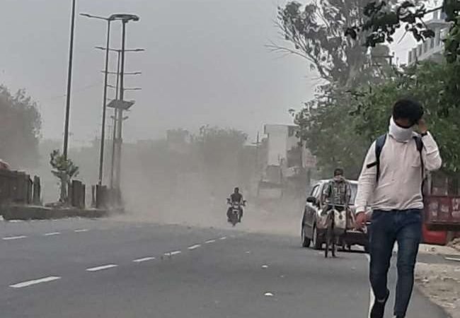 Weather Update: दक्षिण-पश्चिम मानसून की दस्तक, पहाड़ों पर बारिश, मैदानी इलाकों में पारा गिरा; जानें- आपके राज्य में कैसा रहेगा मौसम
