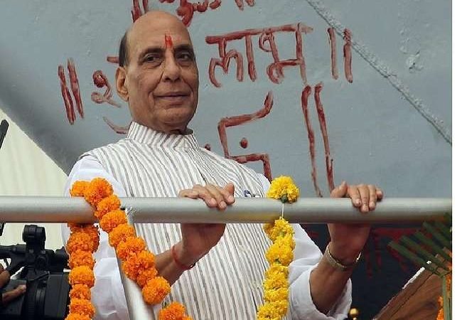 Indian Navy: राजनाथ सिंह ने कहा, हम न केवल मेक-इन-इंडिया बल्कि मेक-फार-वर्ल्ड के लिए भी लक्ष्य रखेंगे