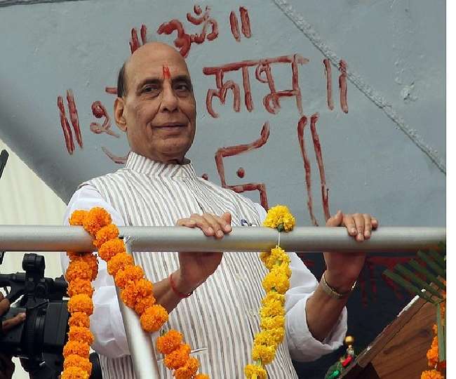 Indian Navy: राजनाथ सिंह ने कहा, हम न केवल मेक-इन-इंडिया बल्कि मेक-फार-वर्ल्ड के लिए भी लक्ष्य रखेंगे