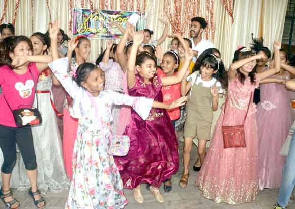 कार्निवाल में बच्चों ने बिखेरा प्रतिभा का जादू