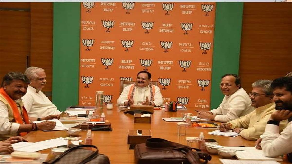 आम चुनाव से पहले पार्टी को मजबूत करने में जुटी भाजपा, दोतरफा रणनीति के तहत विपक्ष को कर रही कमजोर