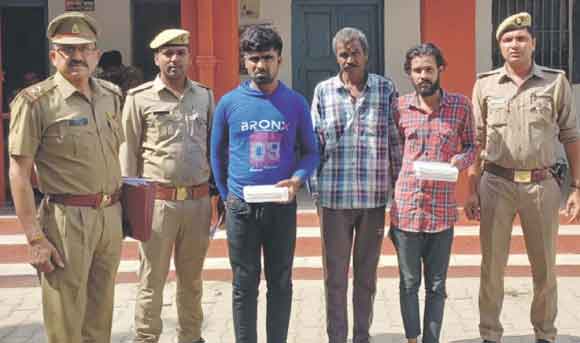 चोरी की योजना बनाते पुलिस ने दबोचे तीन शातिर चोर