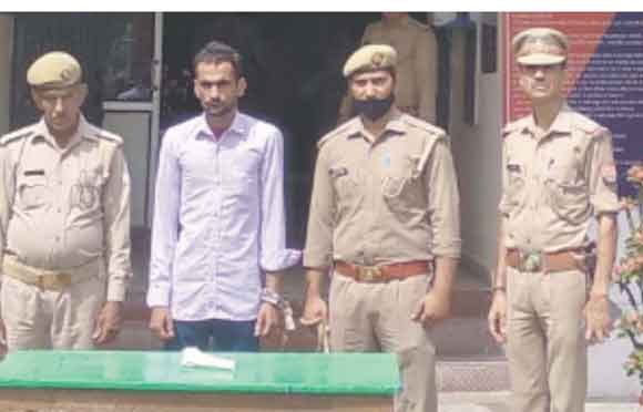 पुलिस ने वांछित आरोपी को किया गिरफ्तार