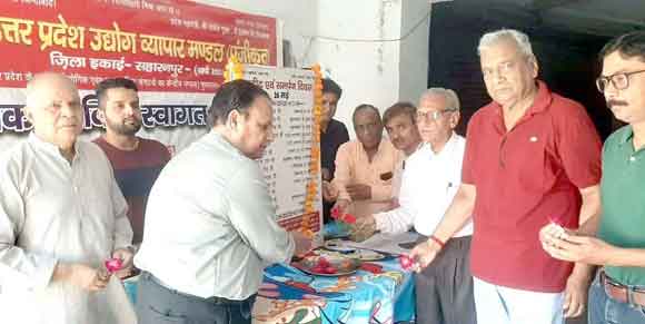 शहीद व्यापारियों को किए श्रद्धासुमन अर्पित
