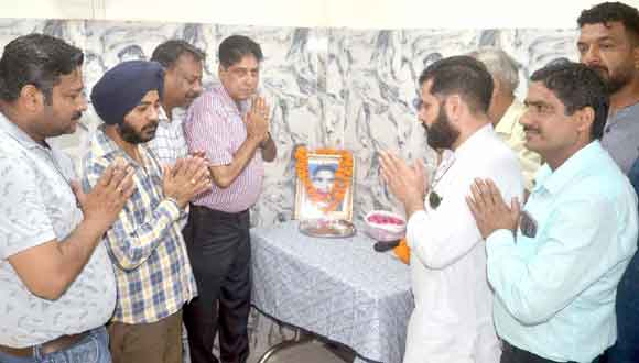 बलिदान दिवस पर किया हरीश अग्रवाल का भावपूर्ण स्मरण