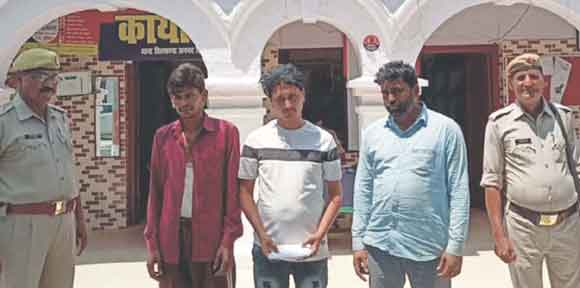 पुलिस ने तीन जुआरी किए गिरफ्तार, ताश पत्ते व नगदी बरामद