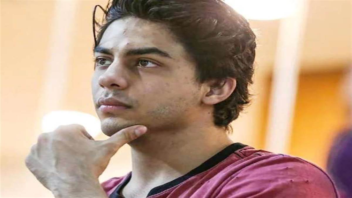 क्रूज पर ड्रग्स पार्टी मामले में NCB ने दाखिल की चार्जशीट, शाहरुख खान के बेटे आर्यन खान को क्लीन चिट