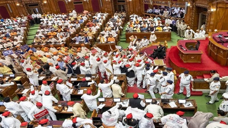 15 करोड़ लोगों को जहां मुफ्त राशन दिया जा रहा हो, वहां भुखमरी से कैसे मौत हो सकती है, मंत्री के बयान पर नोकझोंक के बीच सपा का बहिर्गमन