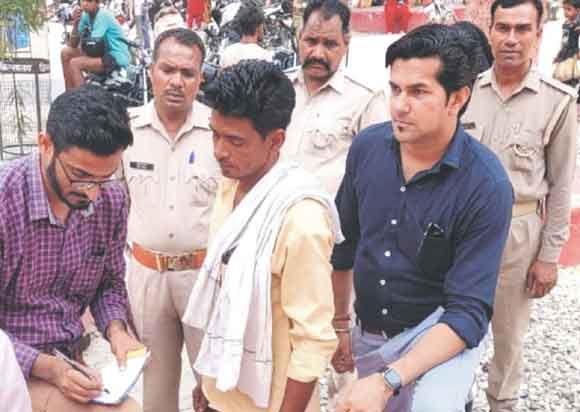 12 व्यक्तियों से मौके पर वसूला जुर्माना