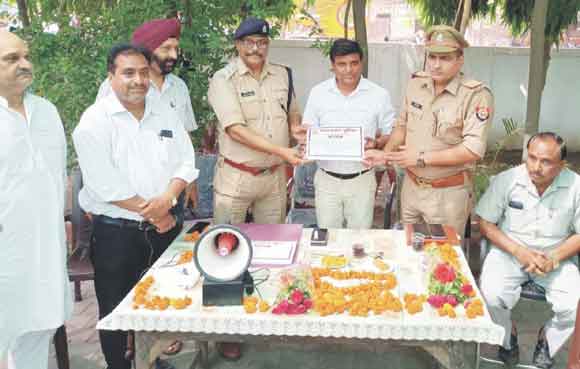 उत्कृष्ट सेवा कार्य करने वालों को किया सम्मानित