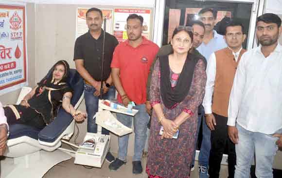 शिविर में 35 लोगों ने किया स्वैच्छिक रक्तदान