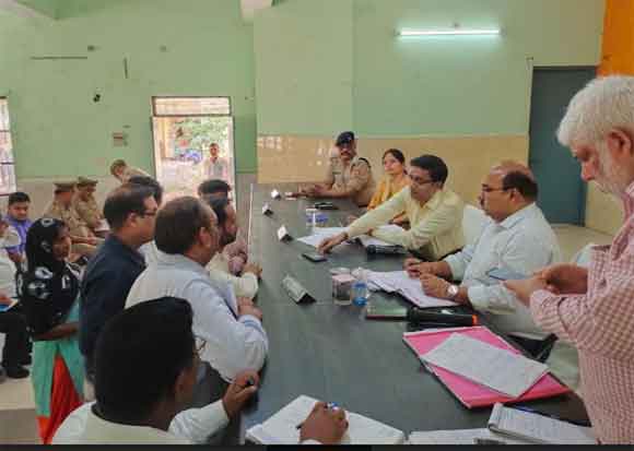 मण्डलायुक्त ने तसहील दिवस नकुड का किया निरीक्षण