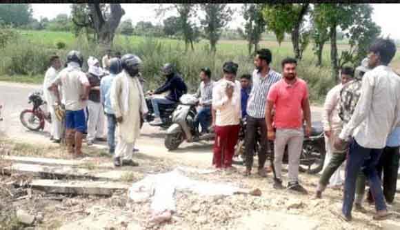 कार की टक्कर से बाइक सवार पूर्व प्रधान की मौत