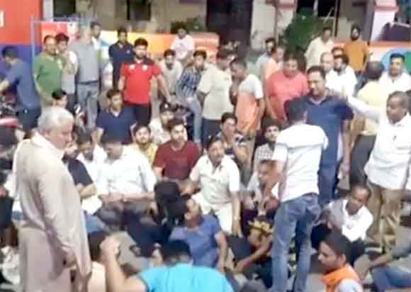 युवती से छेडछाड का मामला