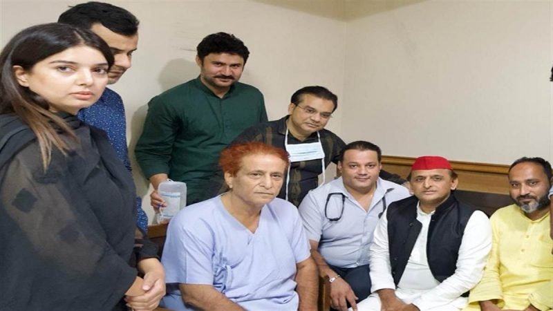 सपा विधायक आजम खां से म‍िले अख‍िलेश यादव, बोले- अच्छी सेहत के लिए दुआएं आप जल्द अच्छे होकर आएं