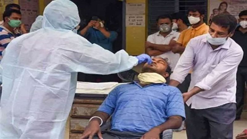 Covid-19 in India: कोरोना के बढ़ते मामलों को लेकर केंद्र ने राज्यों को लिखी चिट्ठी, कहा- स्थानीय स्तर पर प्रसार के संकेत; रखनी होगी निगरानी