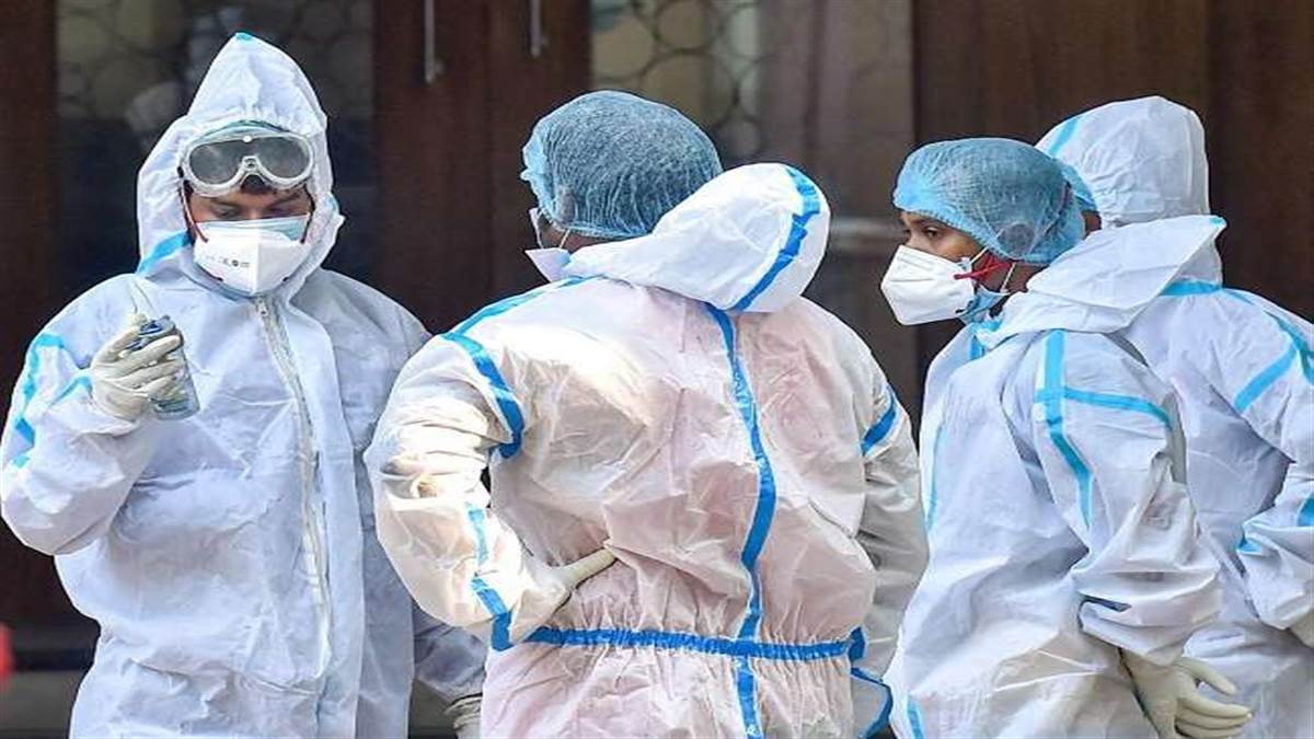 भारत में फिर बढ़े कोरोना के मामले, बीते 24 घंटे में 12847 नए केस; 14 लोगों की मौत