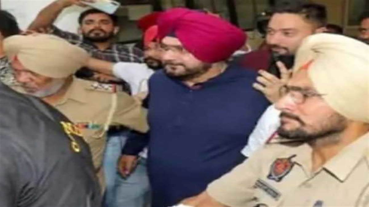 रोडरेज मामले में पटियाला जेल में बंद नवजोत सिंह सिद्धू की तबियत बिगड़ी, पीजीआइ चंडीगढ़ लाया गया