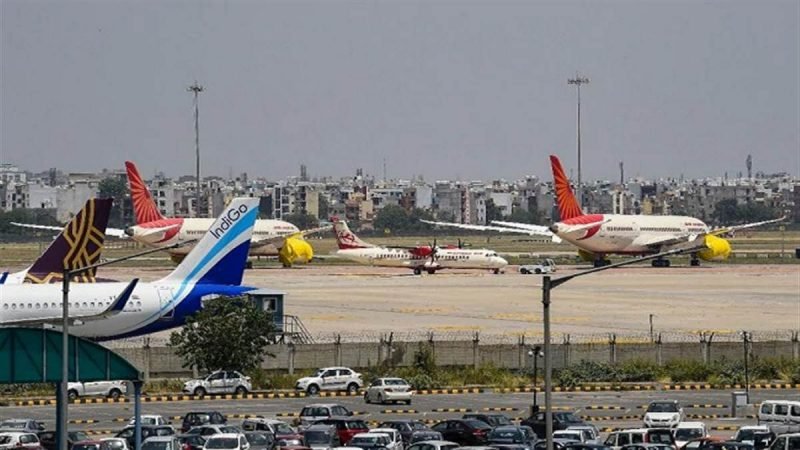DGCA New Covid Norms: एयरपोर्ट और विमानों में मास्‍क लगाना फिर हुआ अनिवार्य, बढ़ते कोविड संक्रमण को लेकर DGCA ने लागू किए नए नियम