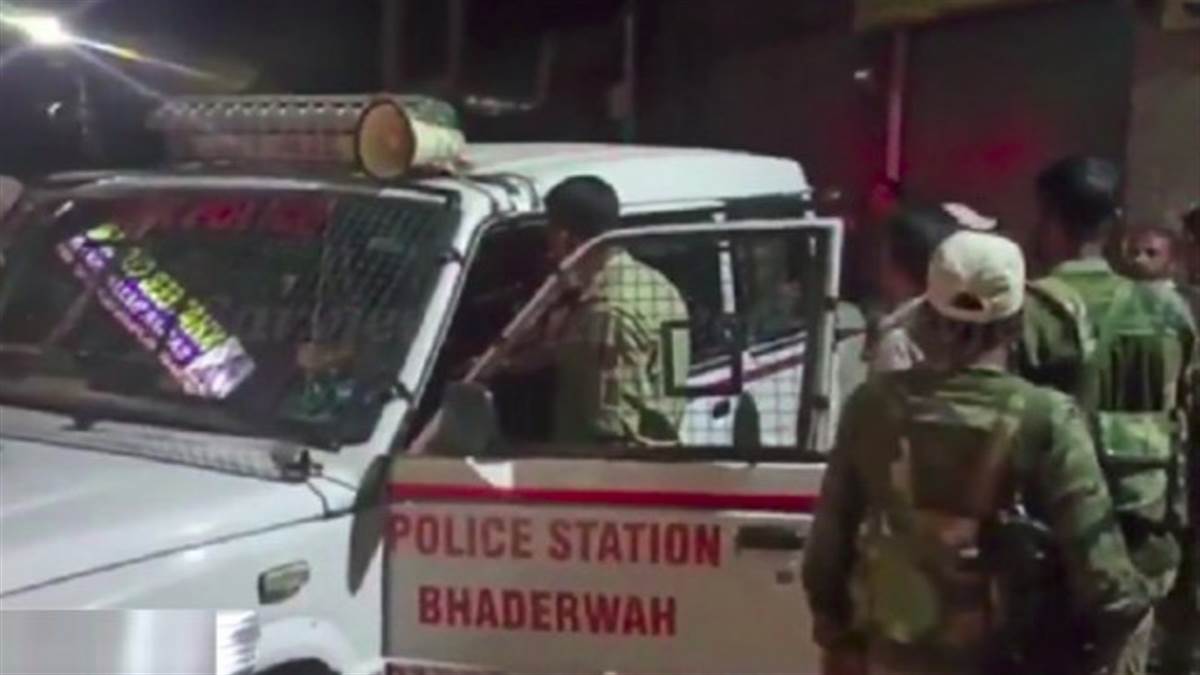 भद्रवाह में मस्जिद से नफरत भरी बयानबाजी के बाद तनाव, प्रशासन ने कर्फ्यू लगाया