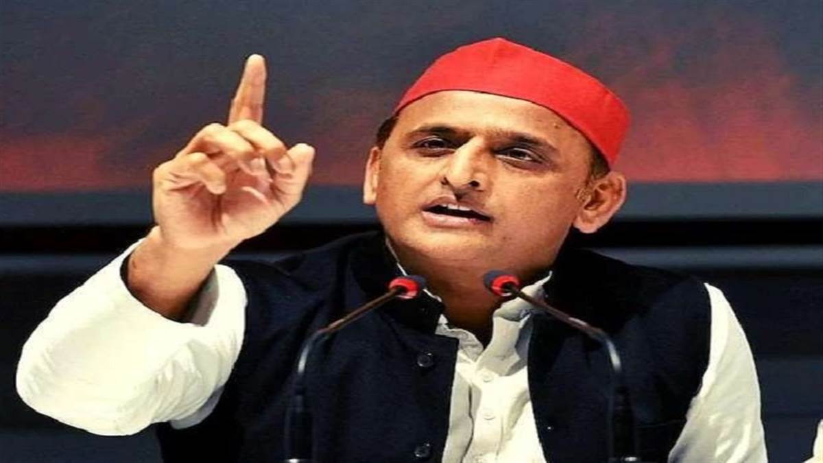 अख‍िलेश यादव का योगी आद‍ित्‍यनाथ सरकार पर हमला, बोले- प्रदेश में पूरी तरह ध्वस्त है कानून व्यवस्था, यूपी बन गया अपराध का अड्डा