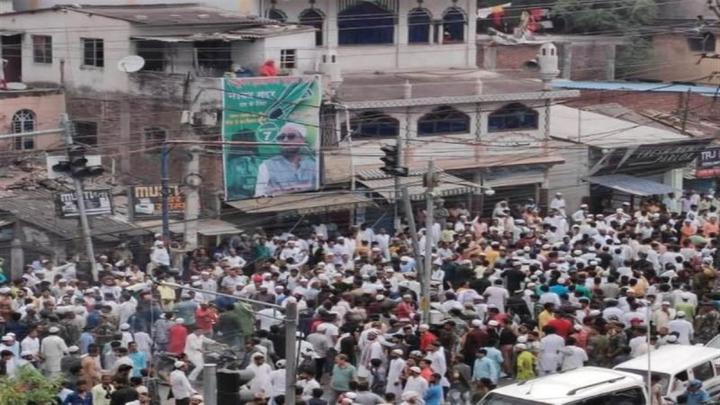 रांची में इकरा मस्जिद के पास पथराव व फायरिंग… अफरा-तफरी का माहौल, लगाया गया कर्फ्यू