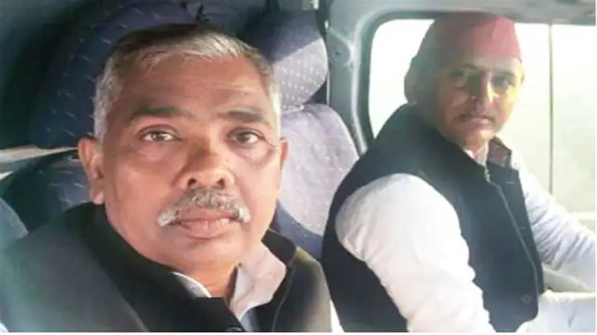 महान दल के समाजवादी पार्टी से समर्थन वापस लेते ही एक्शन में अखिलेश यादव, मंगा ली गिफ्ट की गई फार्च्यूनर