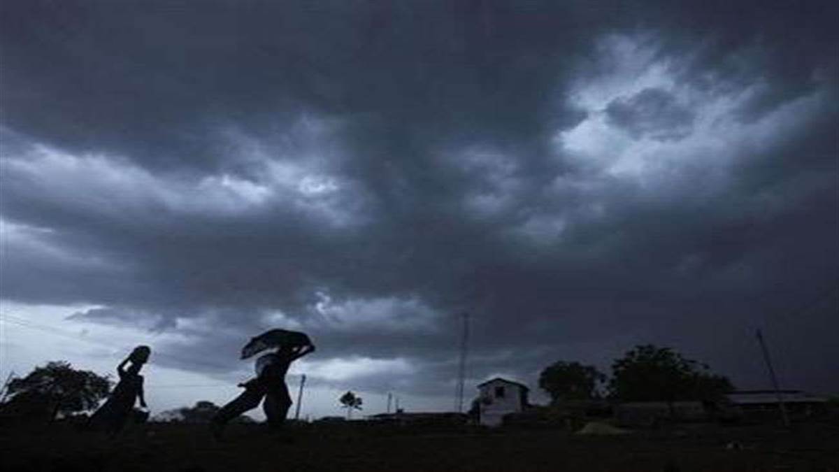 Weather Update : मानसून का दिखने लगा असर, दिल्ली में छाए रहेंगे बादल; IMD का जारी हुआ अलर्ट