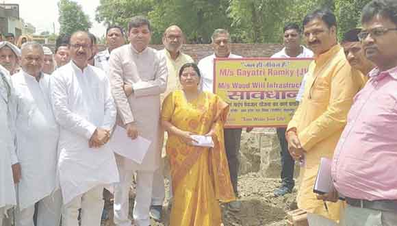 मंत्रियों ने किया पानी की टंकी का निरीक्षण