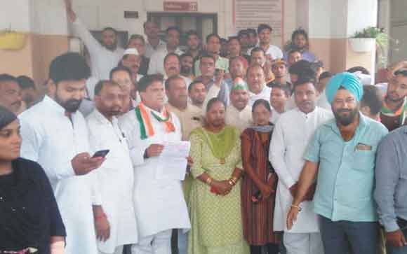 संवैधानिक संस्थाओं का दुरूपयोग का आरोप लगाकर जिला मुख्यालय पर गरजे कांग्रेसजन