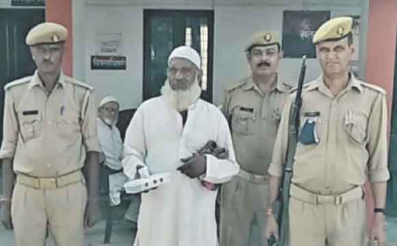 पुलिस ने चरस तस्कर को किया गिरफ्तार