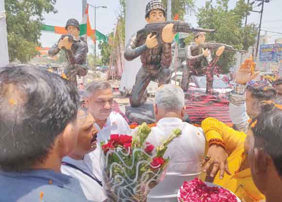 जल पिलाकर निगम की प्याऊ का जल शक्ति मंत्री ने किया उद्घाटन