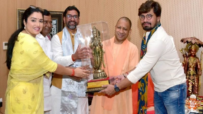 आजमगढ़ से निर्वाचित लोकसभा सदस्य दिनेश लाल यादव ‘निरहुआ’ ने सीएम योगी आदित्यनाथ से मुलाकात की