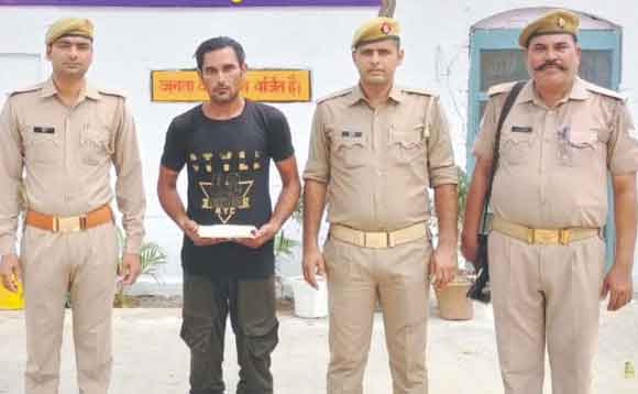पुलिस के हत्थे चढ़ा शराब तस्कर, भेजा जेल