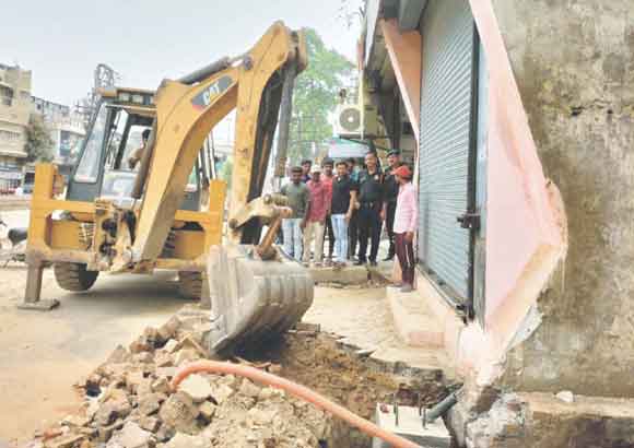 रेलवे रोड व कोर्ट रोड़ पर फिर चली जेसीबी