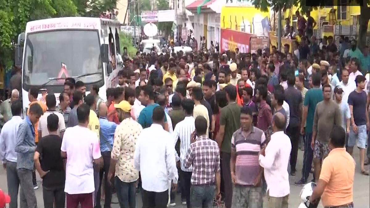 कन्हैया लाल का हुआ अंतिम संस्कार, हत्यारों को फांसी की मांग; आरोपियों से NIA की पूछताछ शुरू