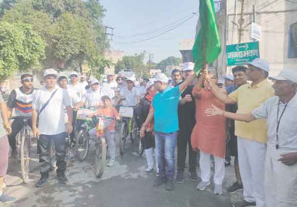 विश्व साइकिल दिवस पर निकाली गई साइकिल रैली