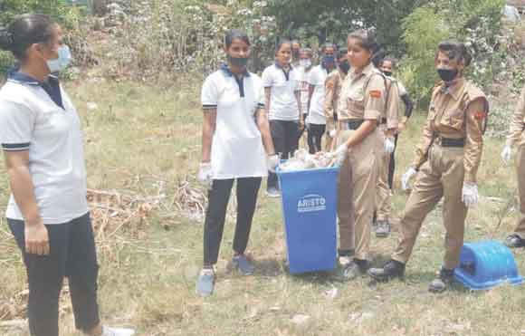 26 यूपी गल्र्स एनसीसी कैडिटों ने किया श्रमदान