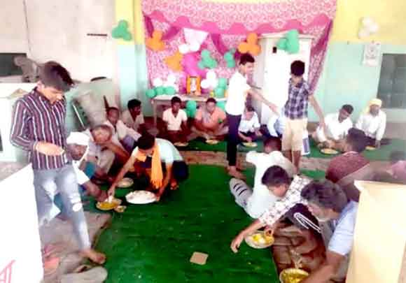 संत कबीरदास जी का प्रकटोत्सव पर किया भण्डारे का आयोजन