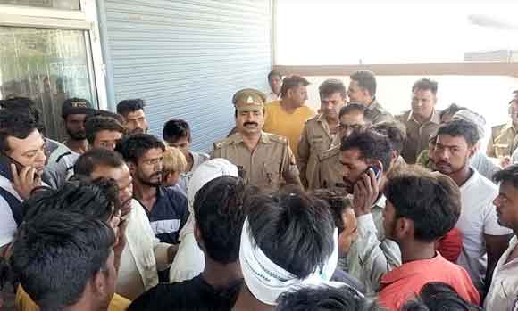प्रसूता की मौत के बाद अस्पताल में परिजनो का हंगामा