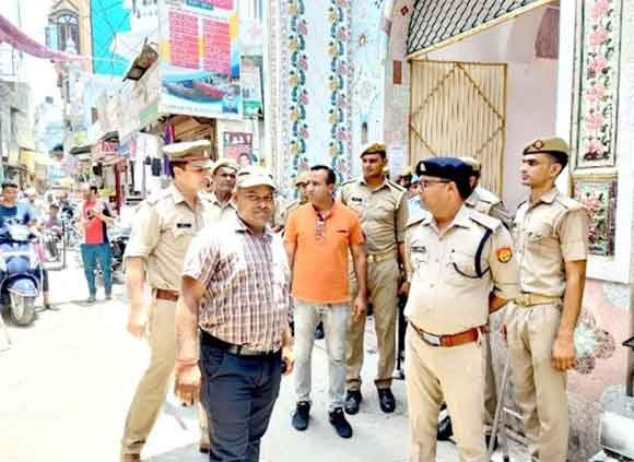 देंवबंद में जुमा पर रहा अलर्ट, अमन की दुआ के साथ संपन्न हुई नमाज