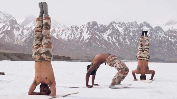 International Yoga Day: मैसूर में पीएम, लखनऊ में सीएम; दुर्गम पहाड़ों पर योग कर रहे जवान